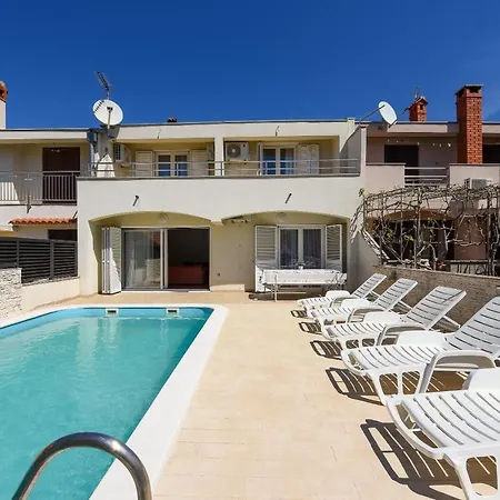 Апартаменты Family-friendly With Swimming Pool - Diklo, - 16493