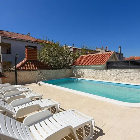 아파트 Family-friendly With Swimming Pool - Diklo, - 16493 자다르
