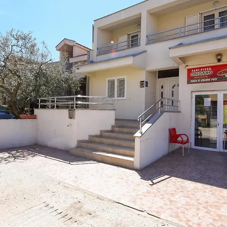 Family-friendly With Swimming Pool - Diklo, - 16493 * Zadar