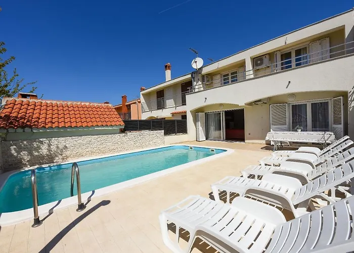 Lägenhet Family-friendly With Swimming Pool - Diklo, - 16493 Zadar